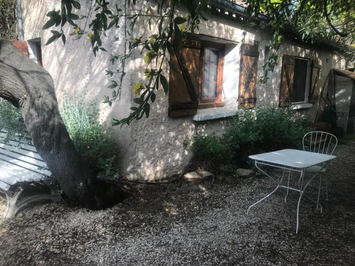 Studio Mitoyen / 2 Personnes Йер Экстерьер фото